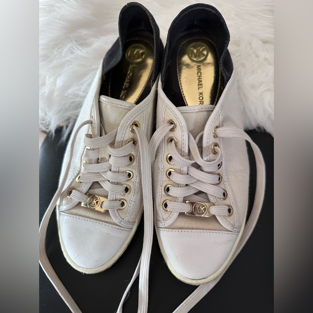 Michael Kors Gold and White Women's Sneakers Size: 7M